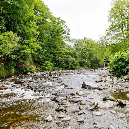 Helvellyn Riverside Luxury Chalet *