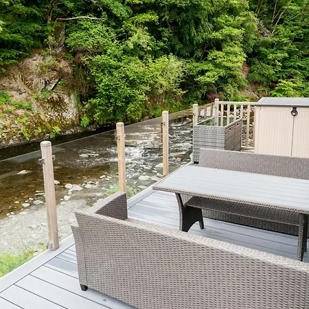 Chalet Helvellyn Riverside Luxury *